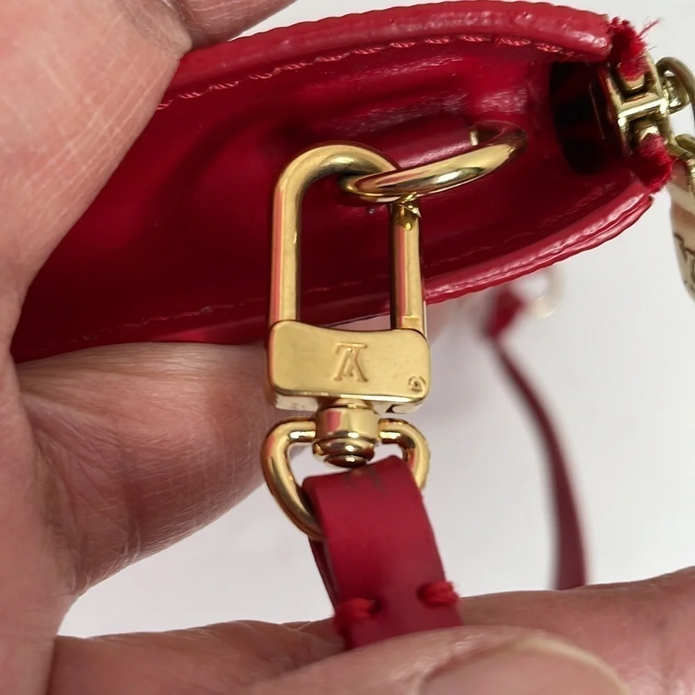 Authentic Louis Vuitton Epi Pochette Accessoires‎